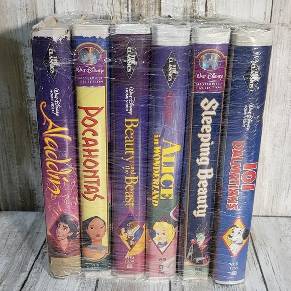 Vintage Walt Disney's Classic 101 Dalmatian Sleeping Beauty Alice in Wonderland - Picture 4 of 6